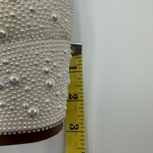 Women’s Pearl Bridal Booties Sz 7 - Picture 5 of 9